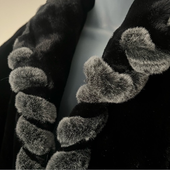 Black and grey Unique Int’l vintage faux fur coat - Picture 3 of 12